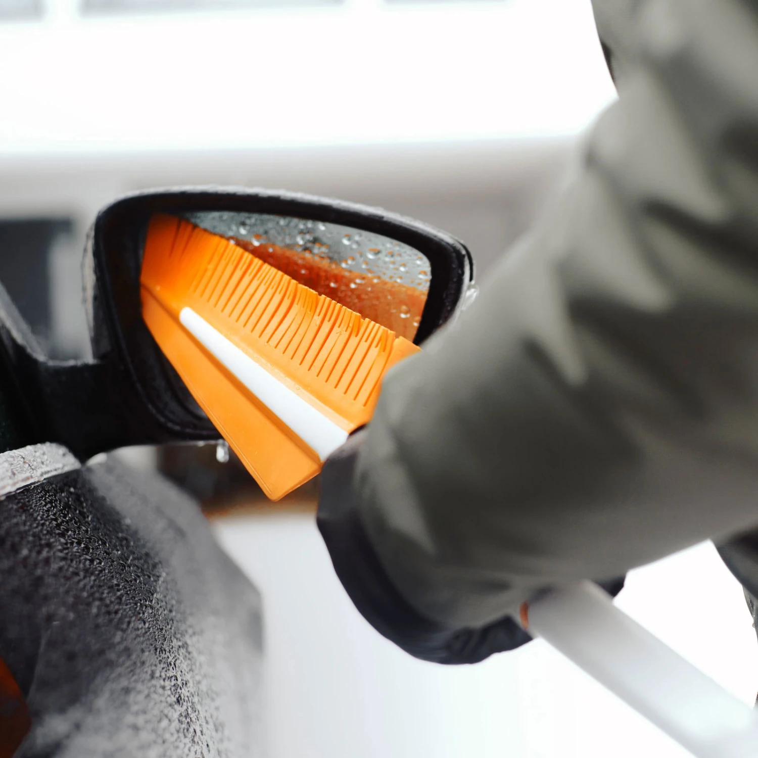 Fiskars SnowXpert Eiskratzer & Schneebürste - Image 5